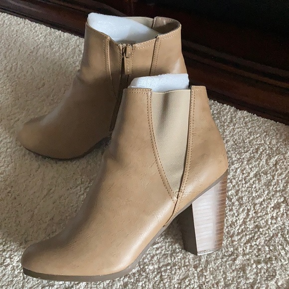 Ankle Boots - Picture 1 of 4